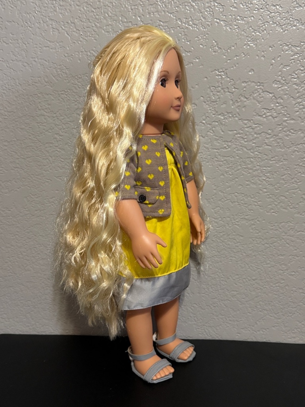 Our Generation 18” Hair Grow Doll Blonde with Streaks & Brown Eyes - Picture 3 of 15
